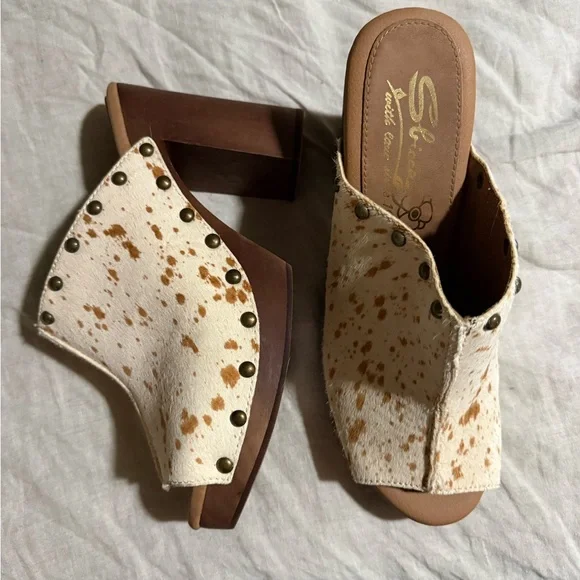 SBICCA CROWLEY CALF HAIR CLOG HEELS - Picture 2 of 5